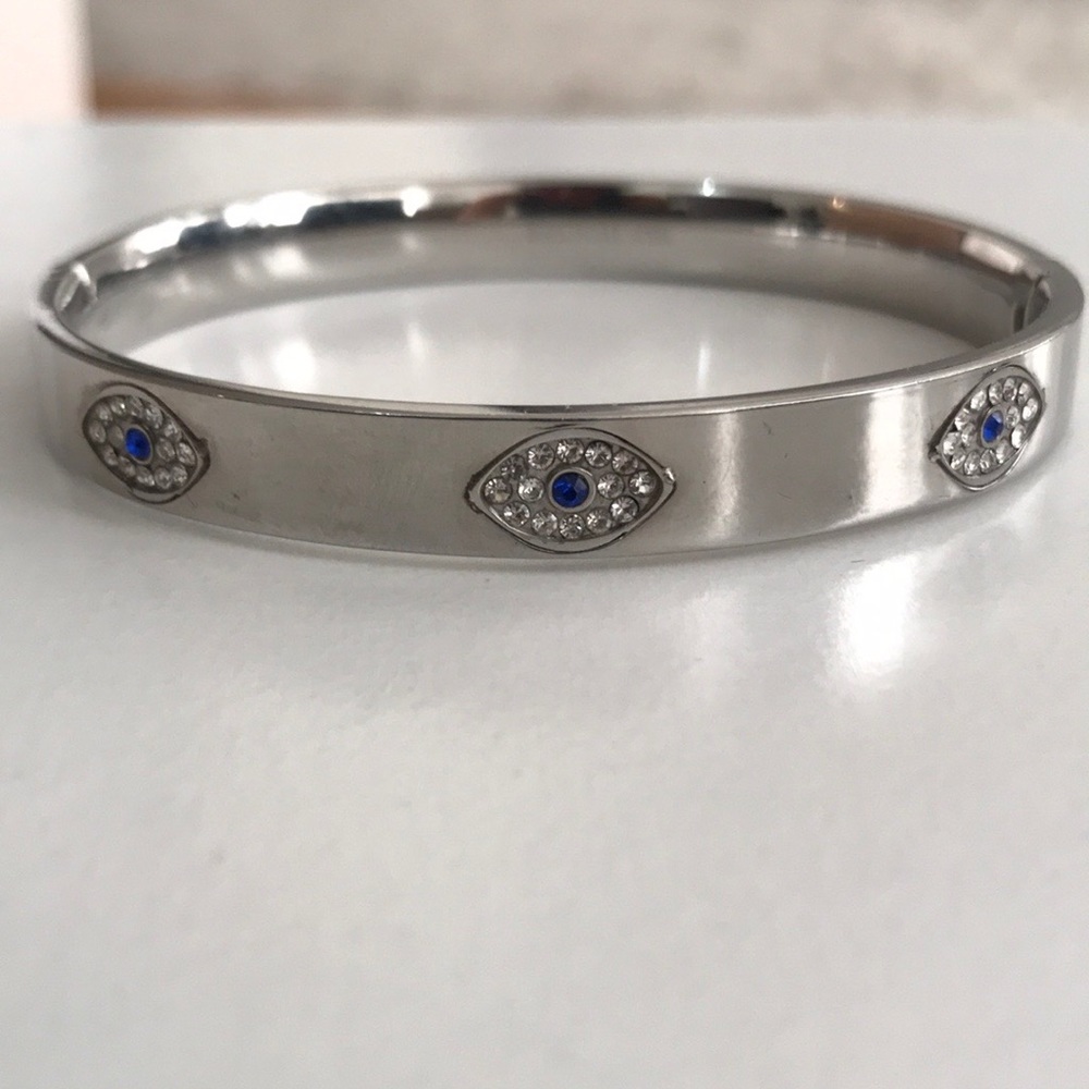 Silver evil eye bracelet